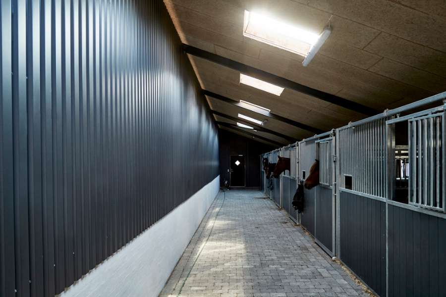 Ridehal og kontorbygning i eliteklassen, Nebsmøllevej 70, 4100 Ringsted